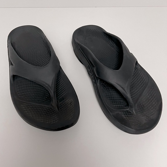 OOFOS Shoes - Oofos  Ooriginal Recovery Flip Flops, Black, Unisex,  Size W 10 M 8